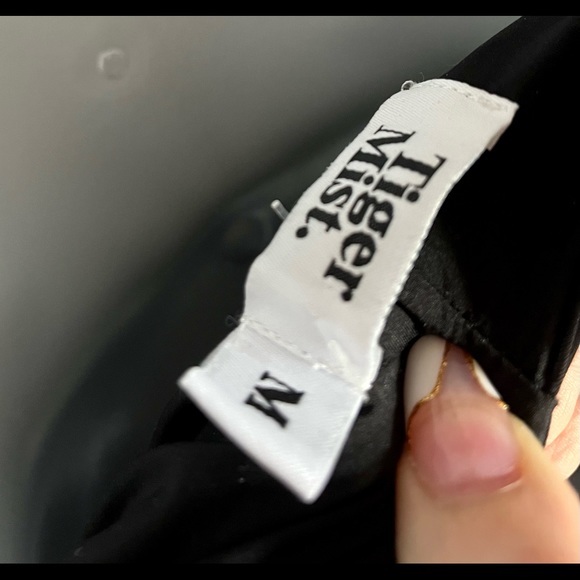 🆕NWOT Tiger Mist Zion Black Mini Ruched Spaghetti Strap Dress - Picture 8 of 11